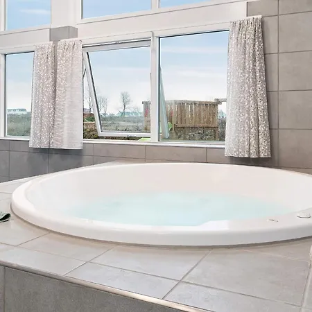 בית נופש 18 Person In Hasselberg *