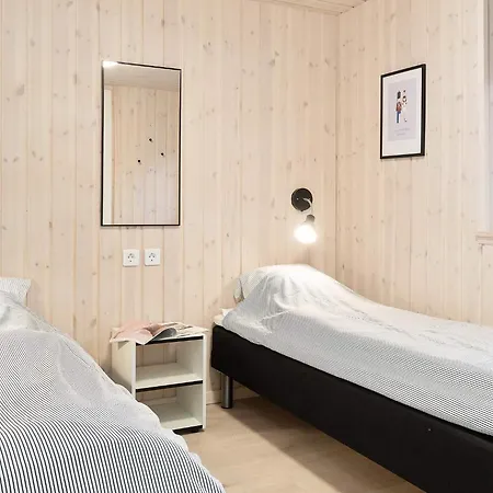 18 Person In Hasselberg קפלן